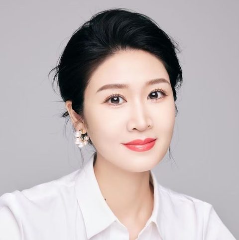 Fina Wang, CFA